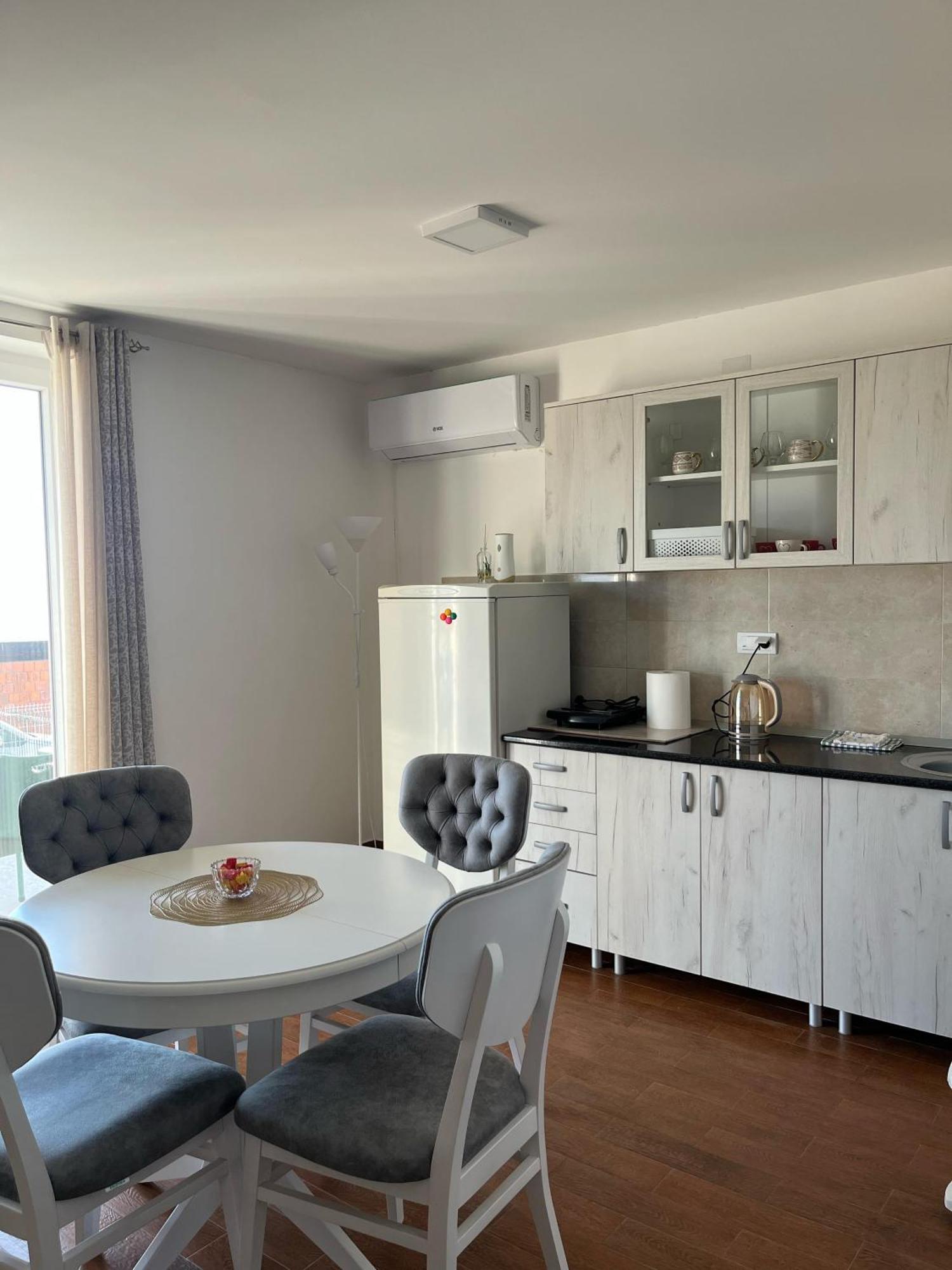 Surcin Apartment Ledine Eksteriør bilde